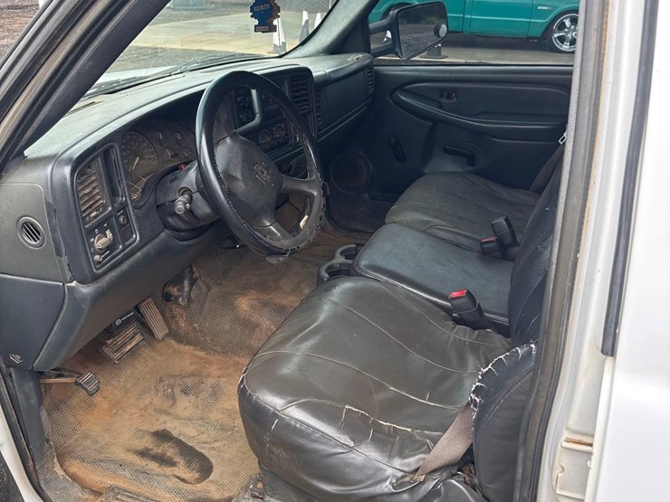 2001-chevrolet-2500hd-image-22