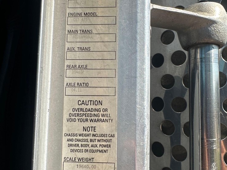 2016-kenworth-t800-image-26