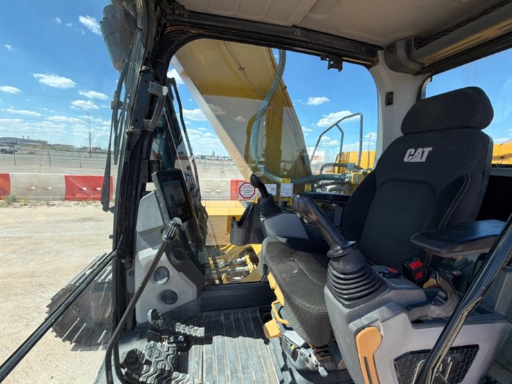 2019-caterpillar-330-image-14