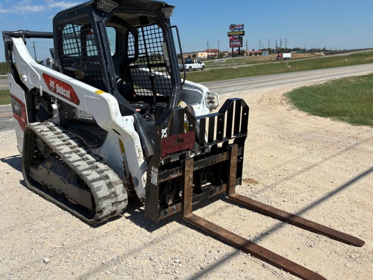 2022-bobcat-t64-image-3
