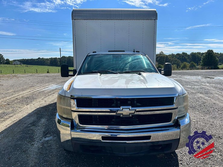2008-chevrolet-silverado-3500hd-image-10