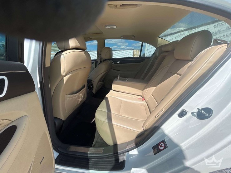 2009-hyundai-genesis-sedan-image-20