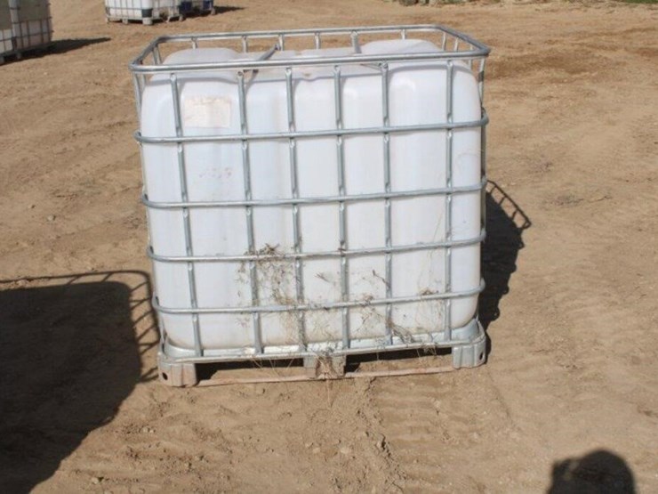 poly-tanks-in-cages-image-9