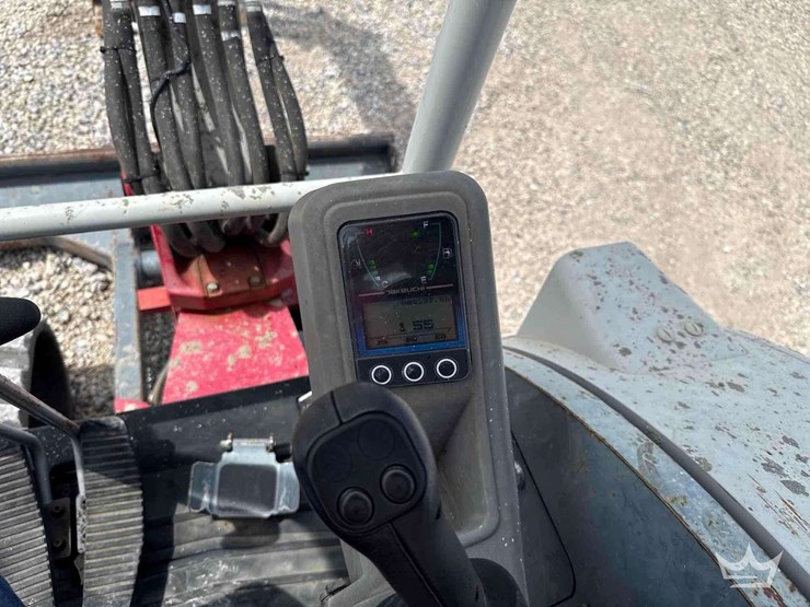 2019-takeuchi-tb235-2-image-19