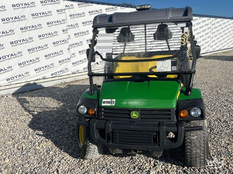 2019-john-deere-hpx615e-4x4-gas-utility-cart-image-17