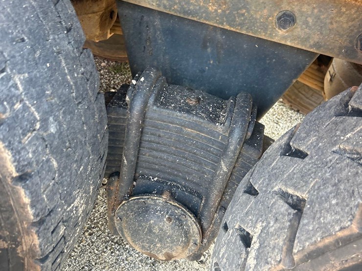 1996-mack-rd690s-image-27