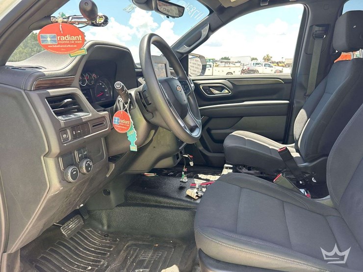 2023-chevrolet-tahoe-image-13