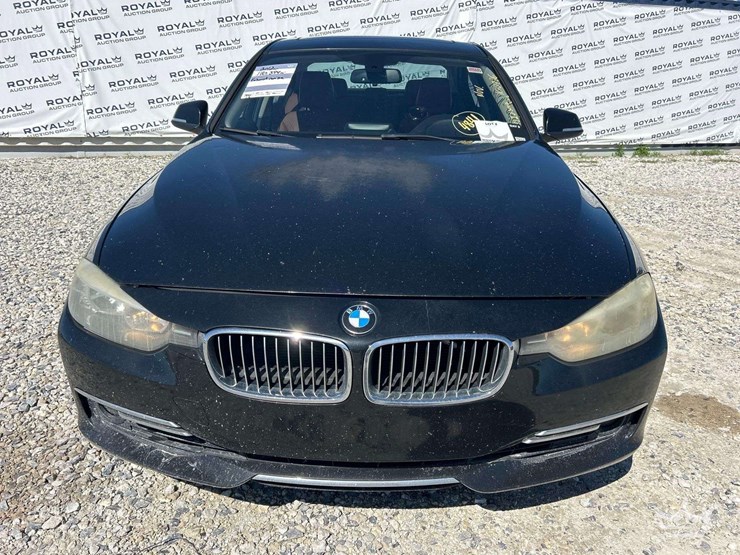 2012-bmw-328i-sedan-image-24