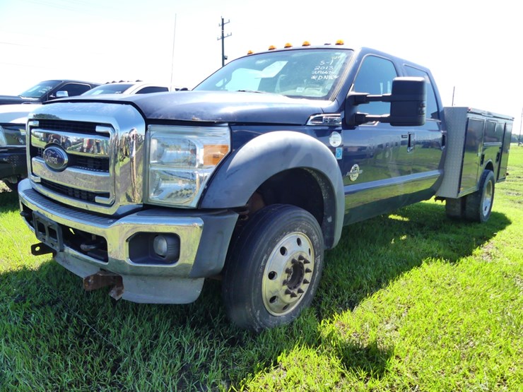 2013-ford-f550-lariat-image-2