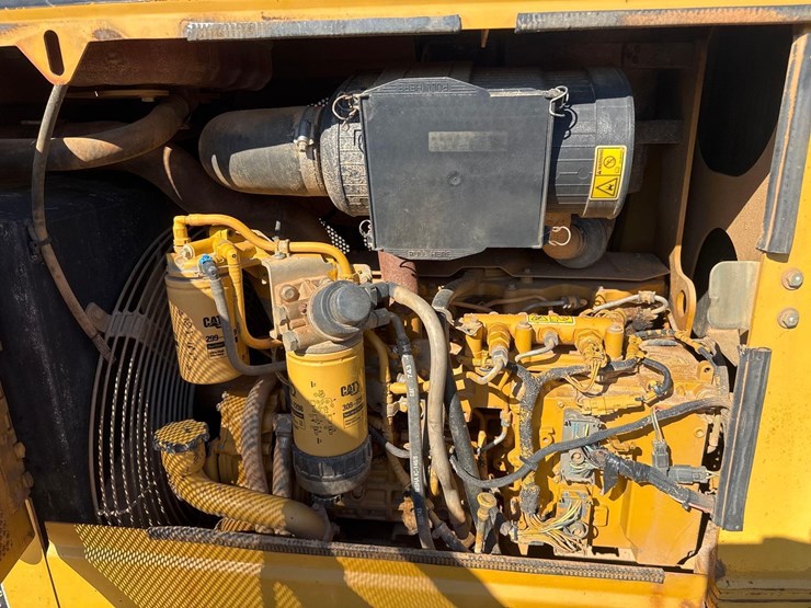 2014-caterpillar-d5k-lgp-image-22