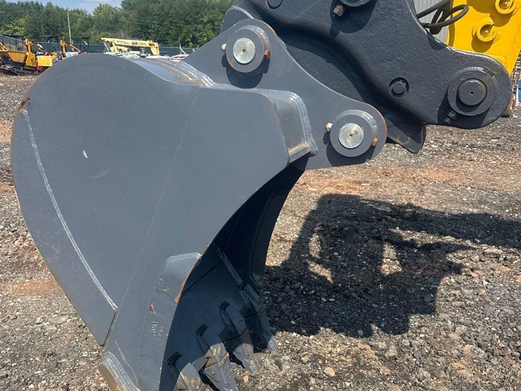 2021-komatsu-pc210-lc-11e0-image-14