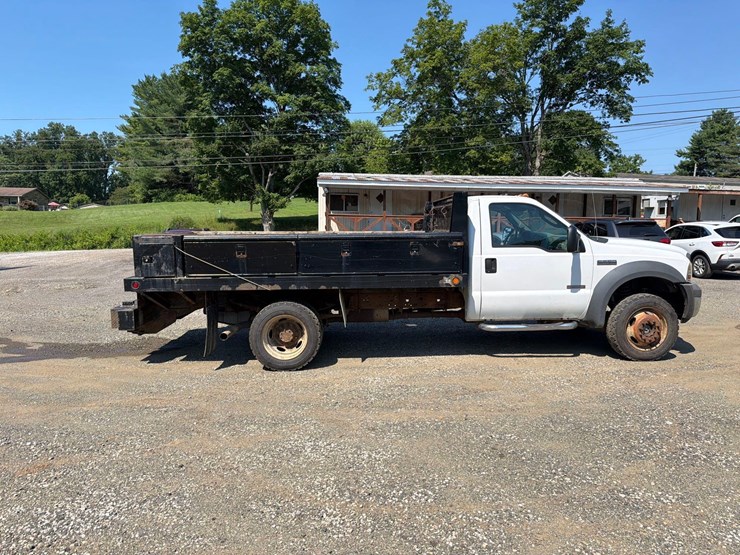 2005-ford-f550-image-6