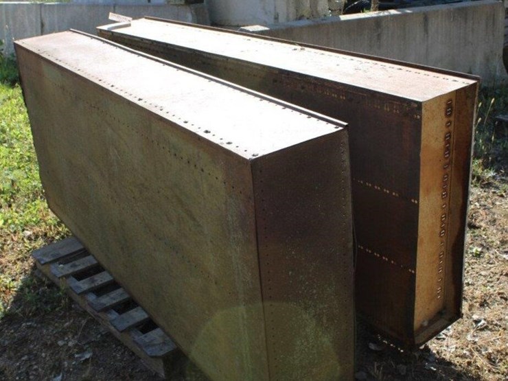 (2)-metal-shelving-units-image-3