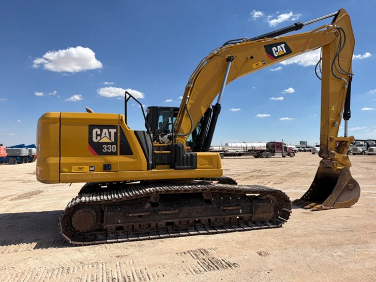 2019-caterpillar-330-image-6