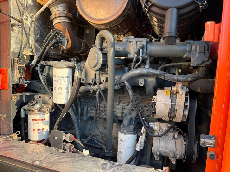 2017-doosan-dl250-5-image-36