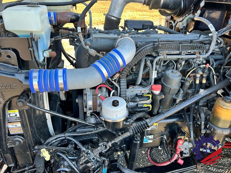 2016-peterbilt-367-image-37