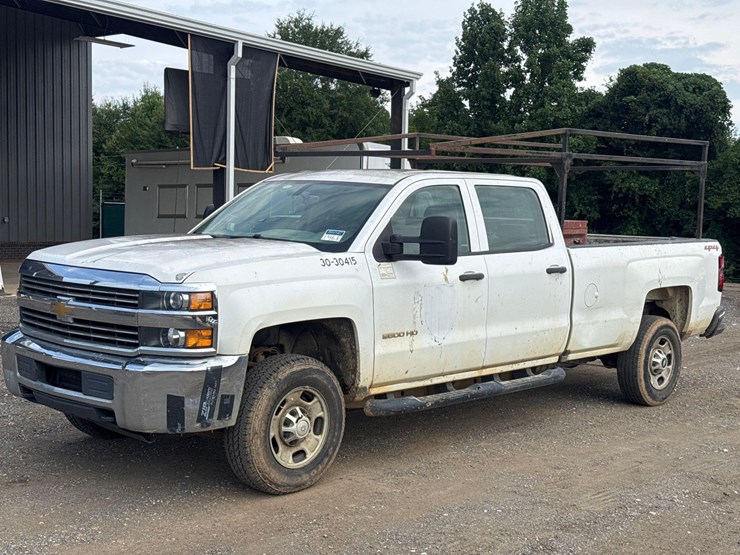 2015-chevrolet-silverado-2500-image-1