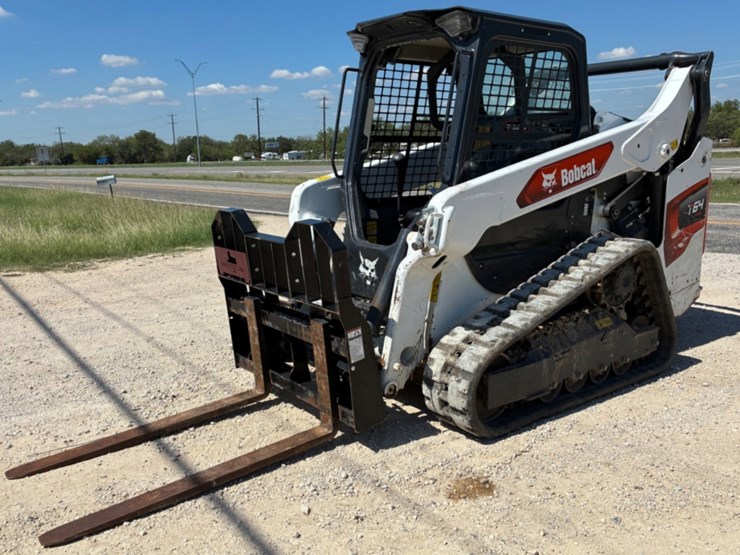 2022-bobcat-t64-image-1