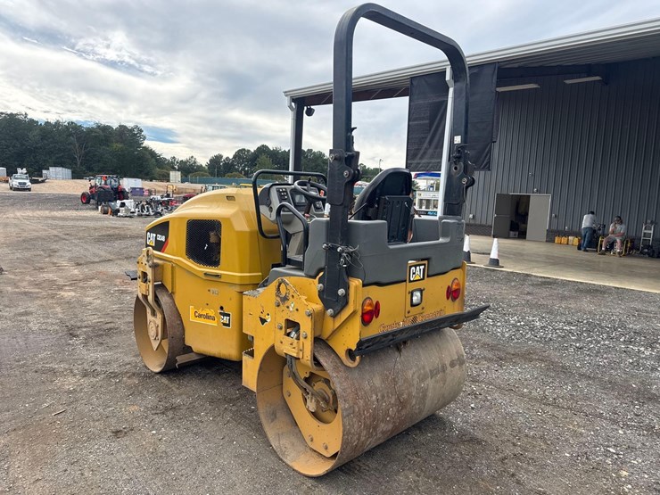 2020-caterpillar-cb34b-image-4