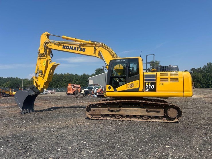 2021-komatsu-pc210-lc-11e0-image-3