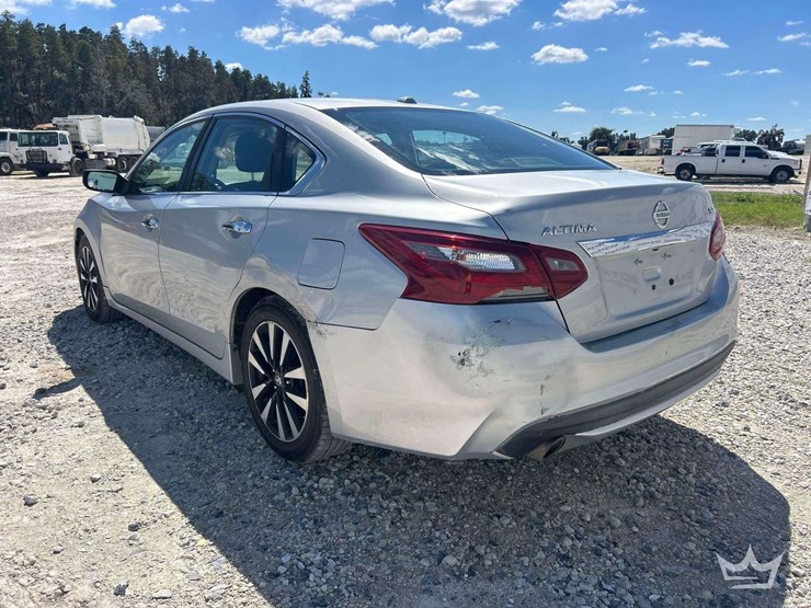 2018-nissan-altima-sedan-image-4