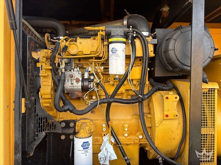 2006-caterpillar-d80-4-72kw-standby-diesel-generator-image-11