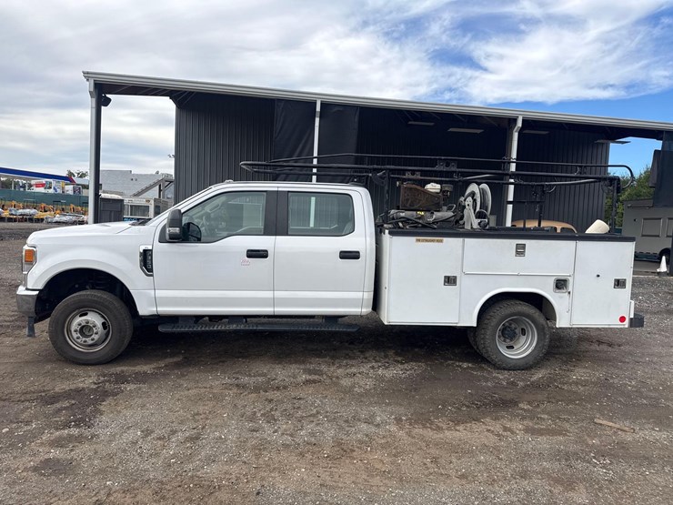 2020-ford-f350-xl-image-2