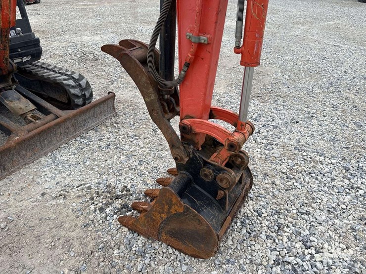 2019-kubota-kx71-3-image-8