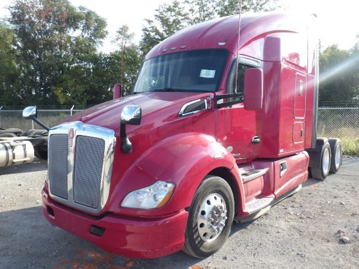 2017-kenworth-t680-image-1