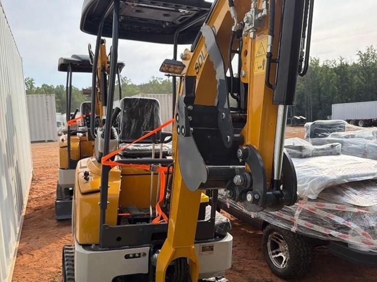2025-sdle20-mini-excavator-image-2