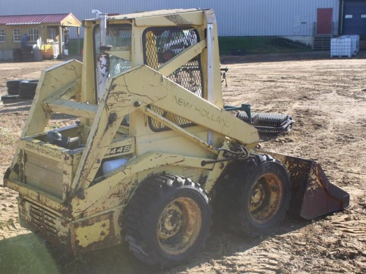 new-holland-30-image-2