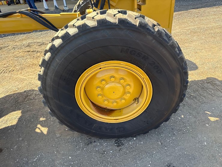 2011-caterpillar-140m2-vhp-plus-image-23