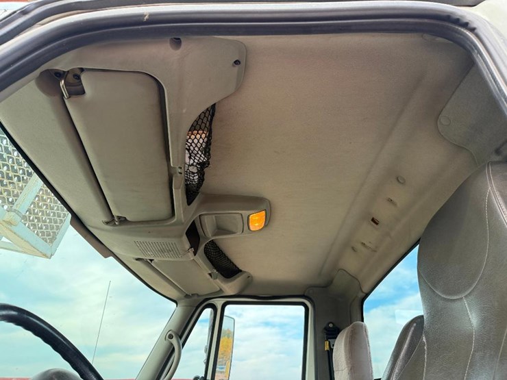 2008-international-durastar-4300-image-66