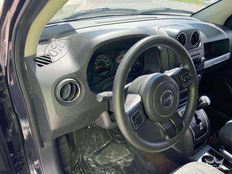 2014-jeep-compass-image-10