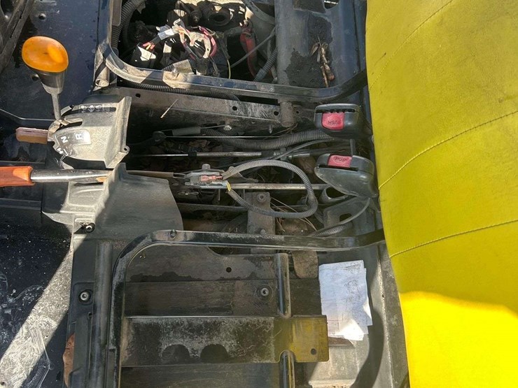 2019-john-deere-hpx615e-4x4-gas-utility-cart-image-12