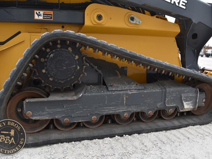 2024-deere-333g-image-39