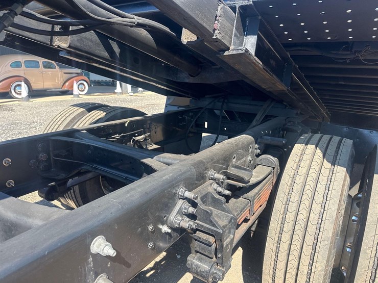 2022-ford-f750-image-5