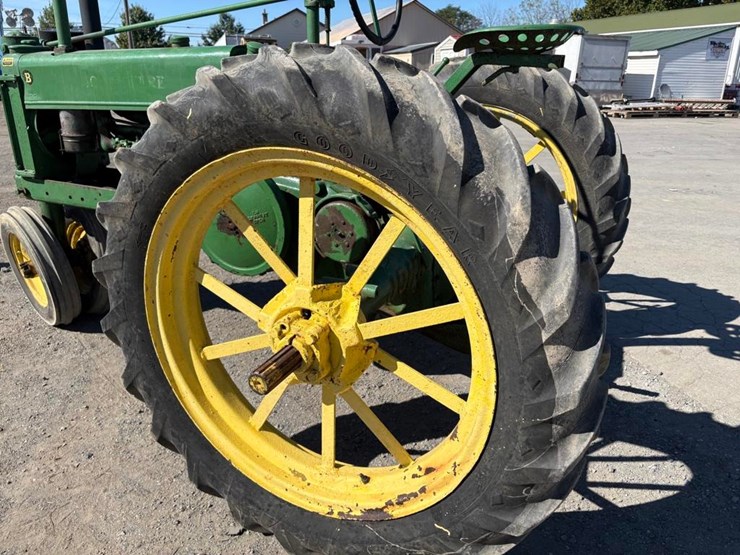 john-deere-b-image-10