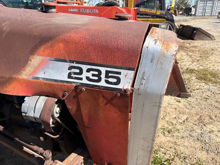 massey-ferguson-235-image-7
