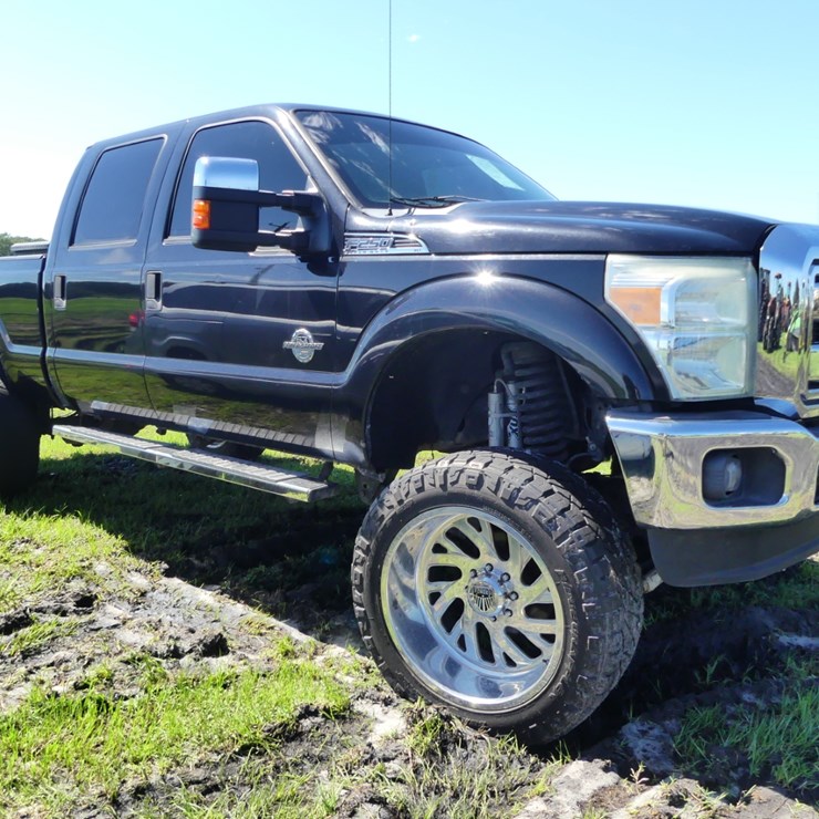 2011 FORD F250 XL