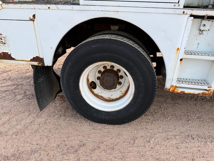 2008-international-durastar-4300-image-13