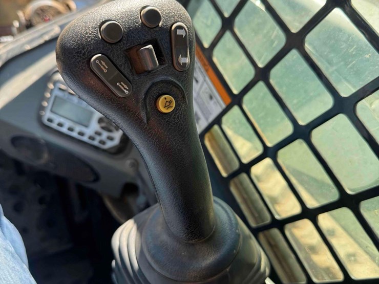 2018-bobcat-t770-image-19