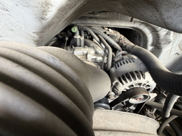 2004-chevrolet-express-bucket-van-image-13
