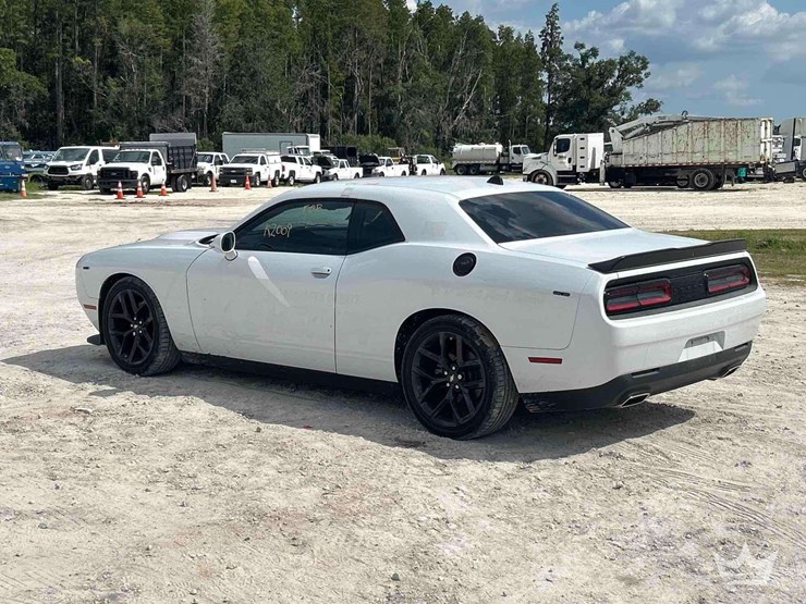 2023-dodge-challenger-coupe-image-4