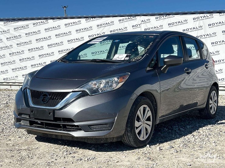2017-nissan-versa-note-hatchback-image-1