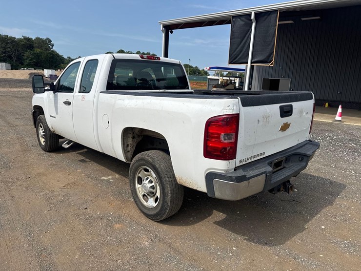 2013-chevrolet-silverado-2500hd-image-3