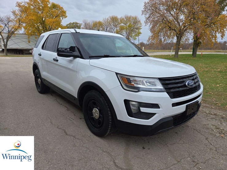 2016-ford-explorer-image-2