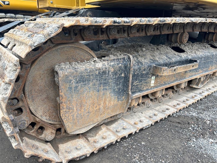 2020-caterpillar-315f-lcr-image-10