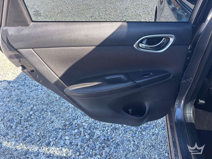 2019-nissan-sentra-sedan-image-19