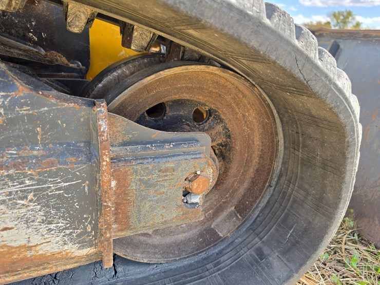 deere-333g-image-61